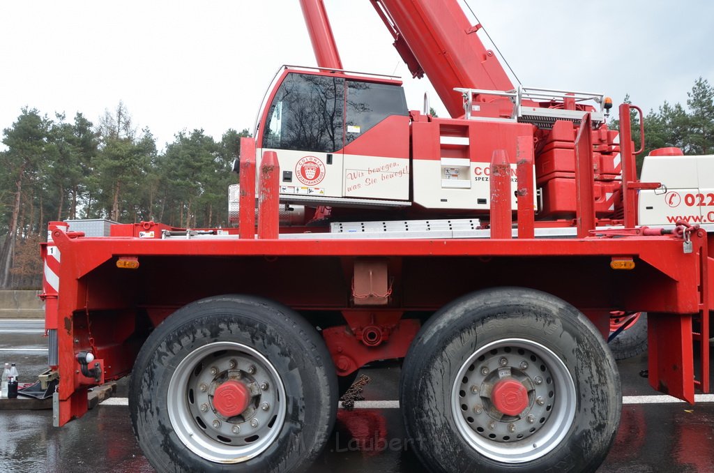 VU LKW umgestuerzt A 3 Rich Frankfurt AS Koenigsforst P487.JPG - Miklos Laubert